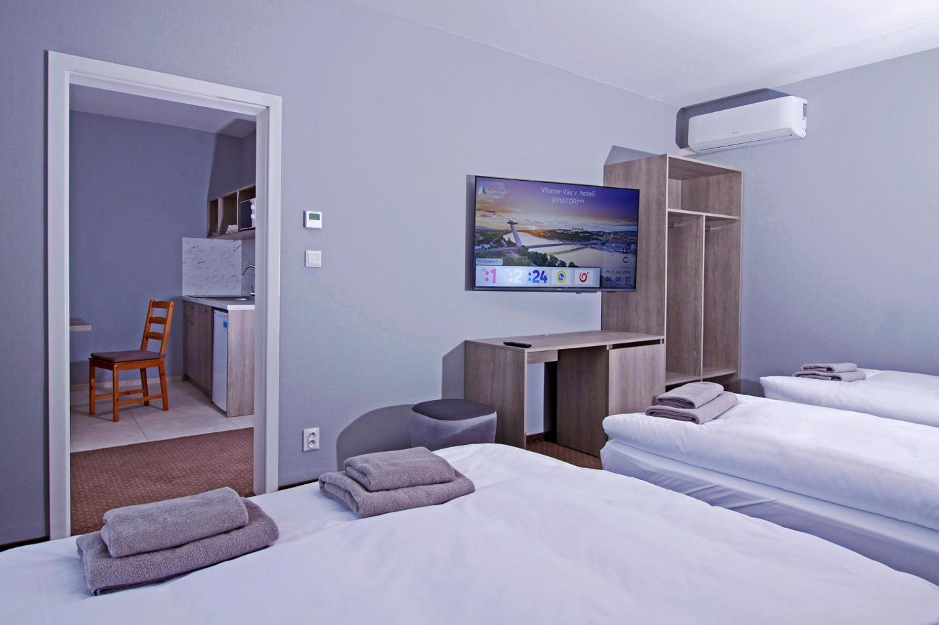 Aviator Garni Hotel Bratislava Luaran gambar