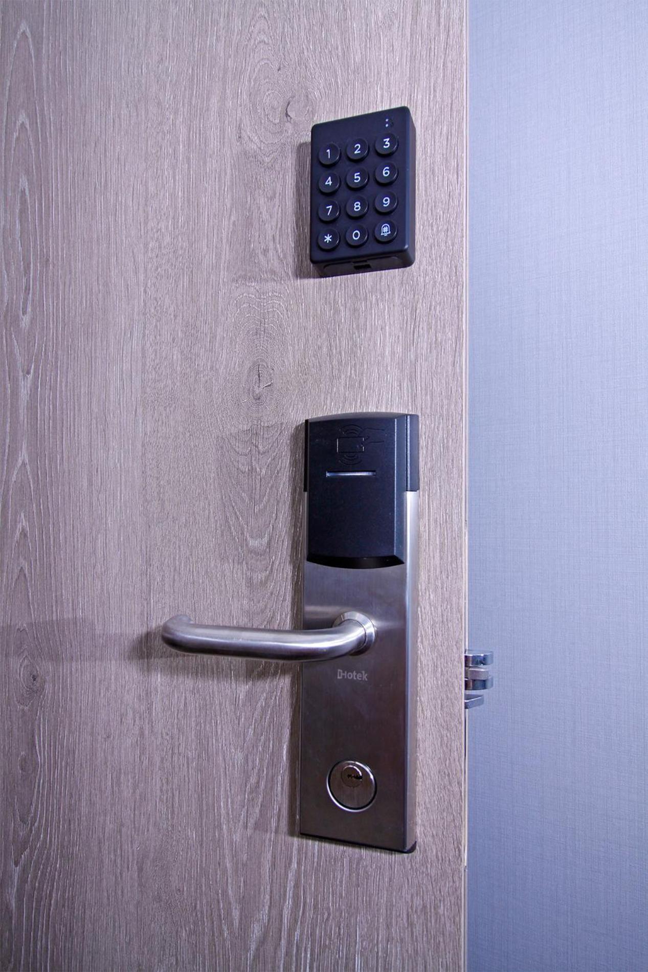 Aviator Garni Hotel Bratislava Luaran gambar