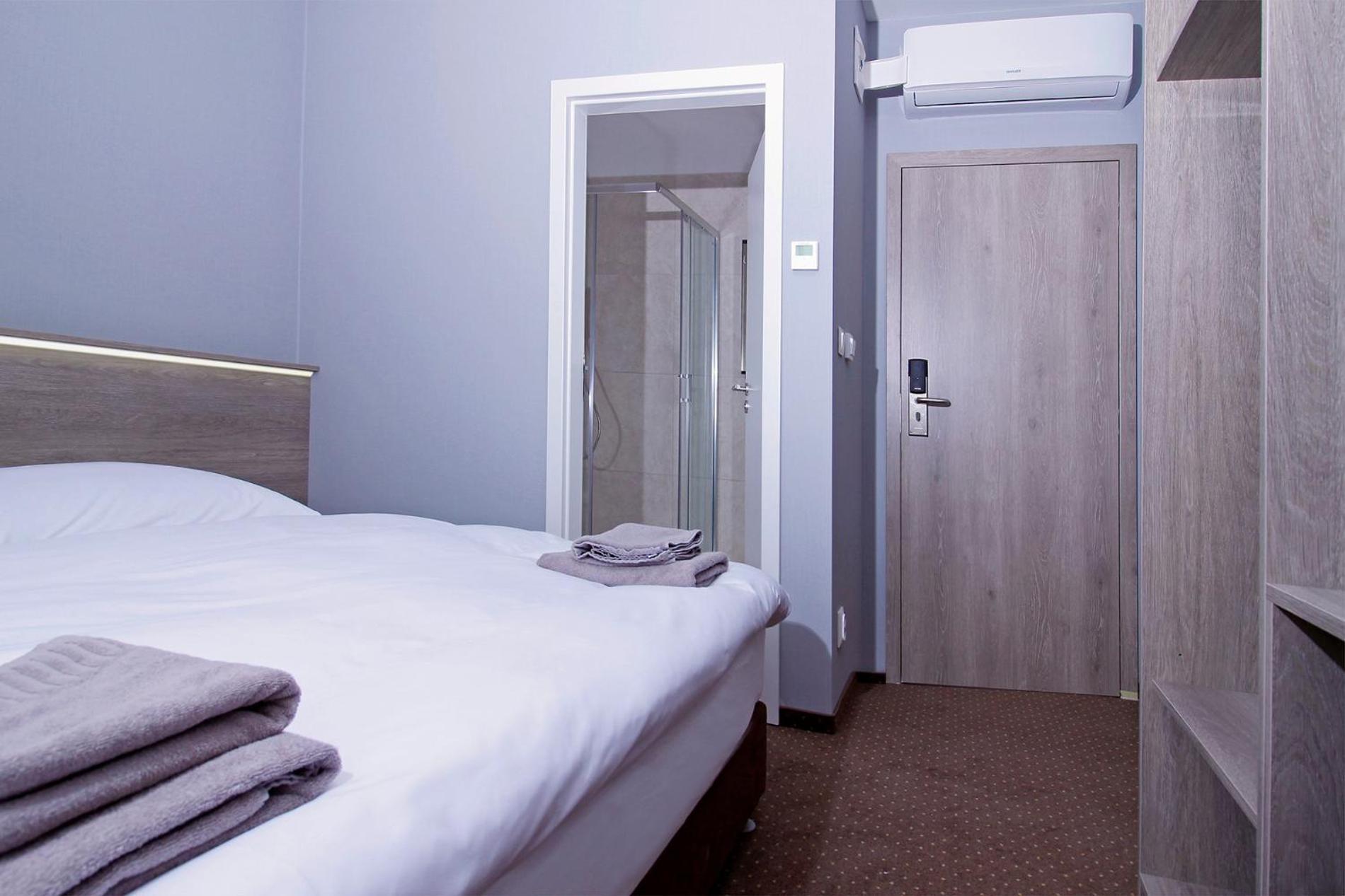 Aviator Garni Hotel Bratislava Luaran gambar