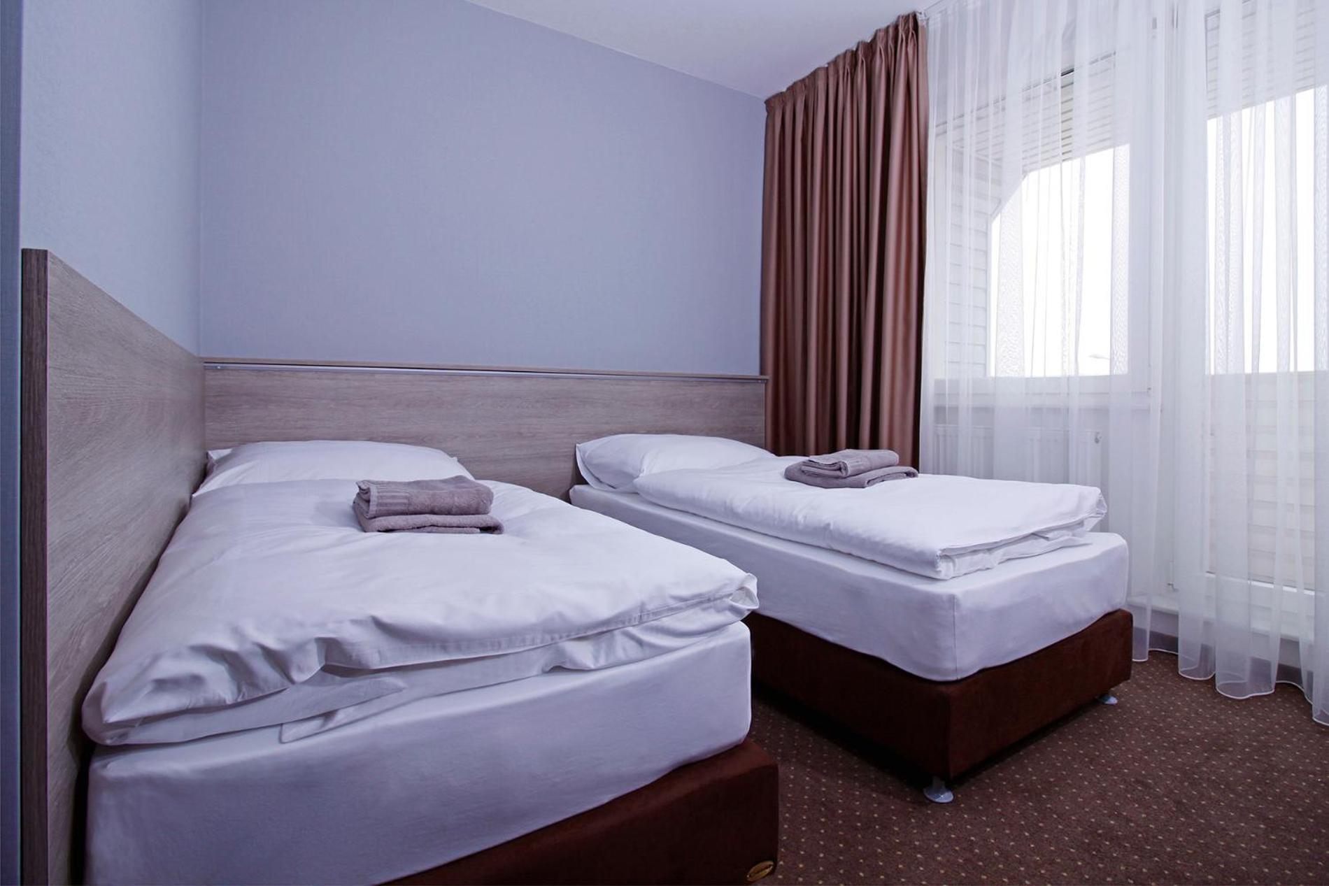 Aviator Garni Hotel Bratislava Luaran gambar