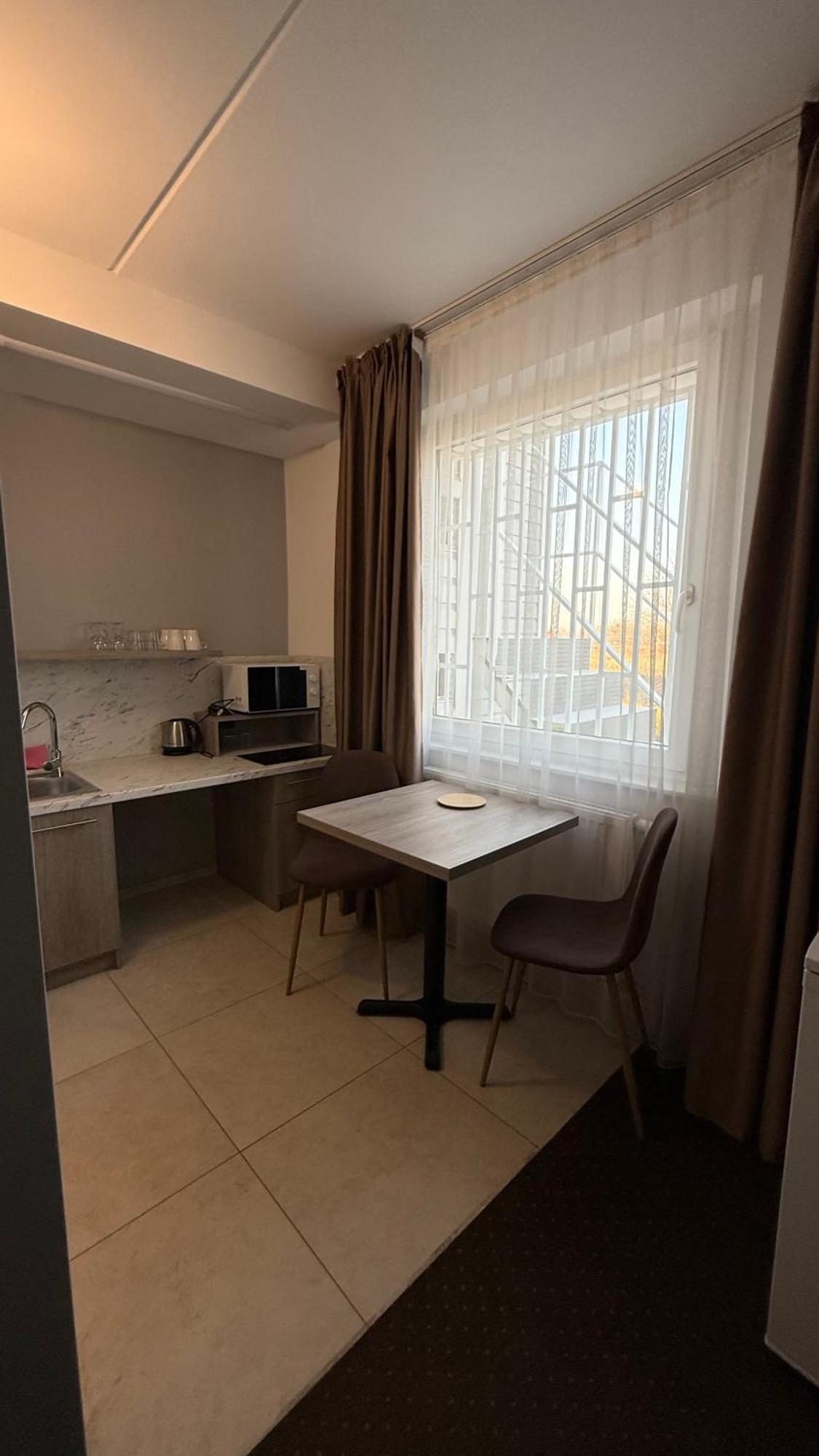 Aviator Garni Hotel Bratislava Luaran gambar