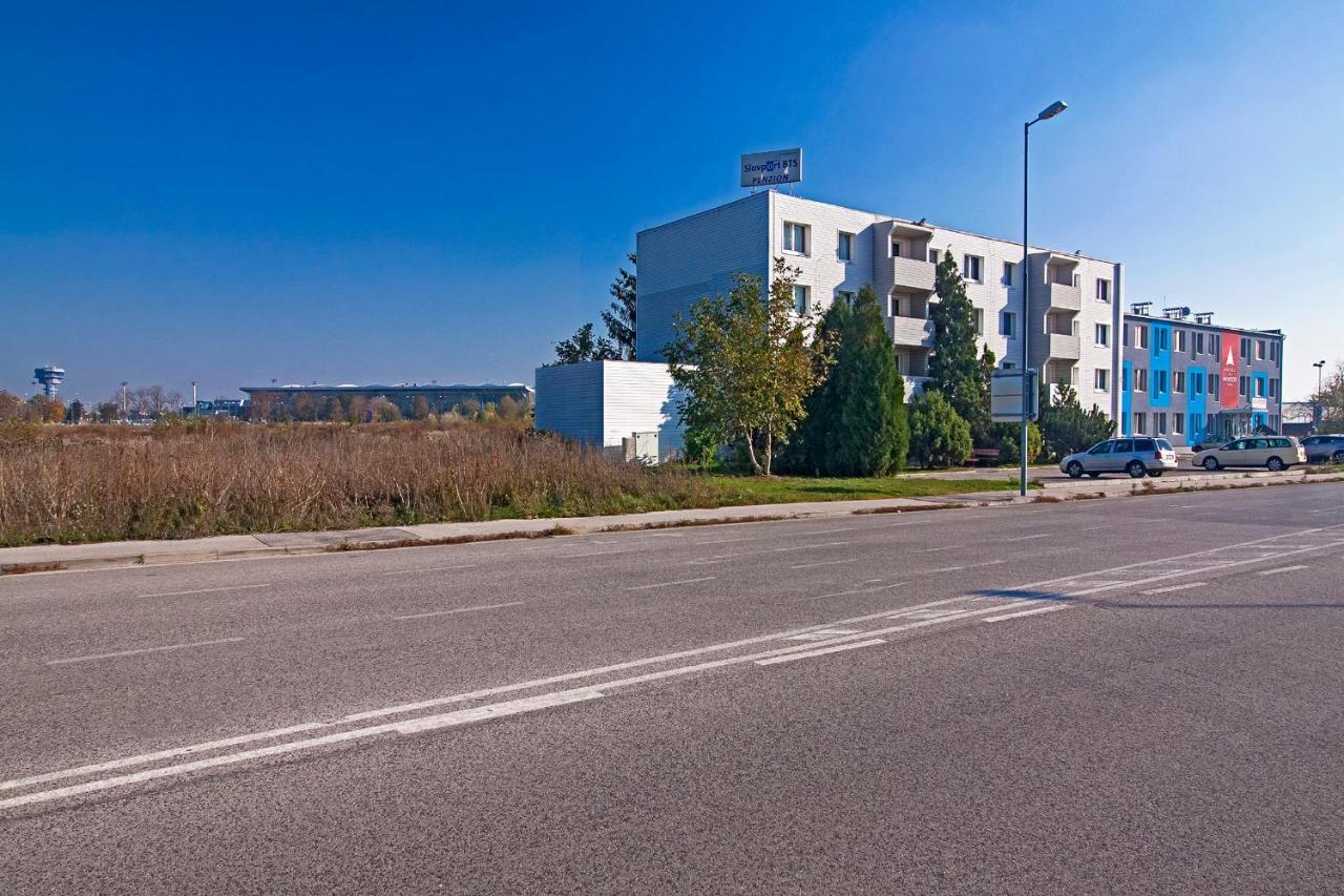 Aviator Garni Hotel Bratislava Luaran gambar